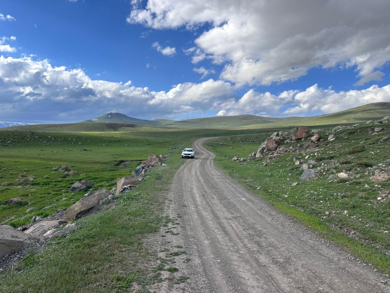 Дорога вдоль озера Балык (Balık Gölü), Турция
